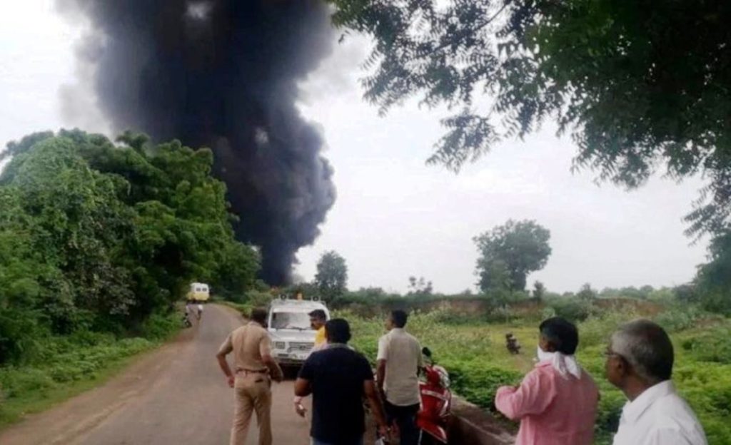 Explosión de fábrica en India registra cifra fatal