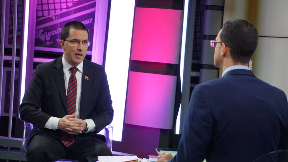 Llaman a Bachelet a reaccionar ante el pretendido bloqueo naval