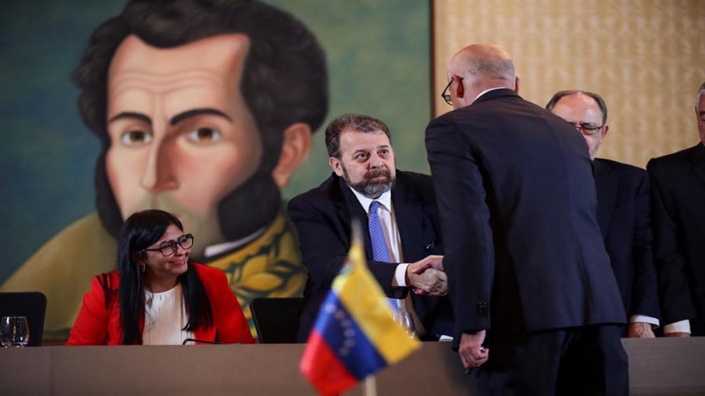 Zapatero respalda el diálogo venezolano y rechaza las sanciones