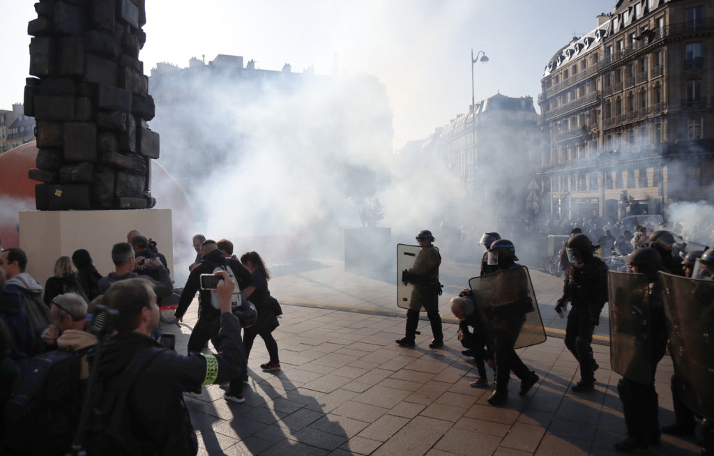 El Gobierno de Francia desplegó la represión contra quienes demandan justicia