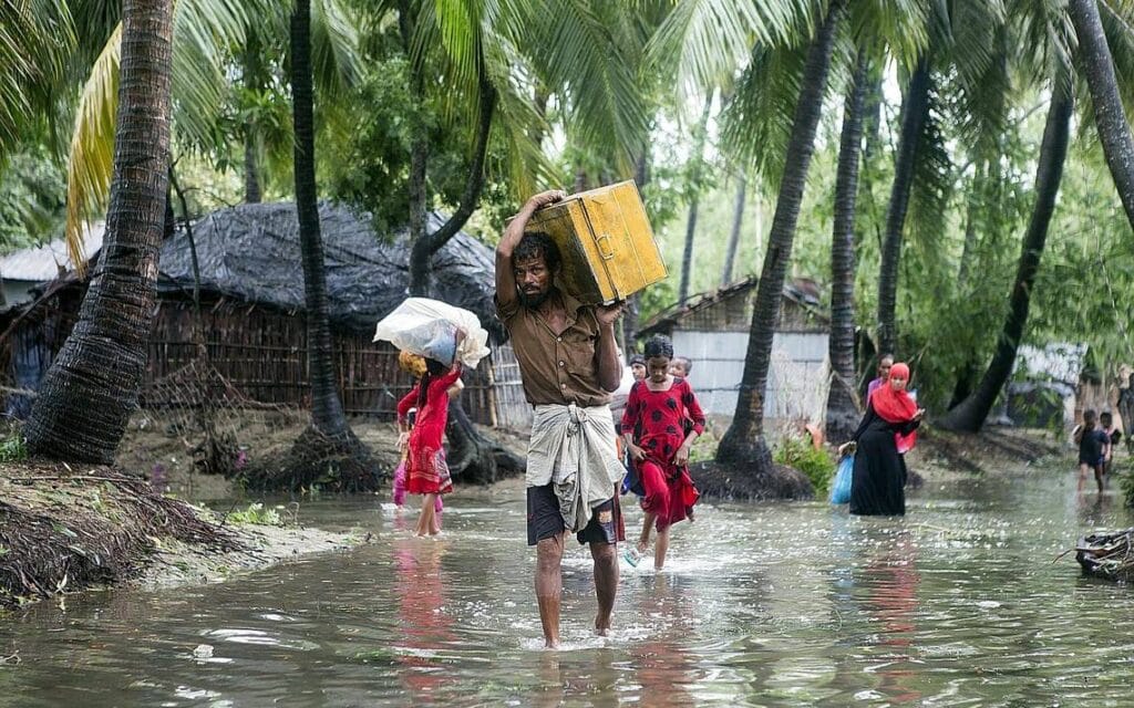 Bangladesh evacúa masivamente ante la llegada de un ciclón