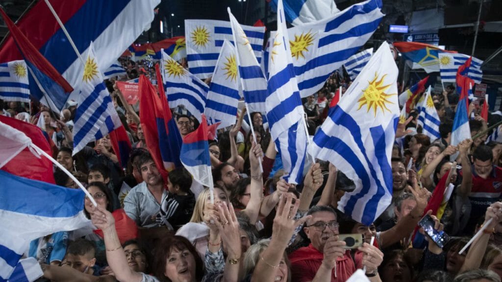 Uruguay acudirá este domingo a su segunda vuelta presidencial
