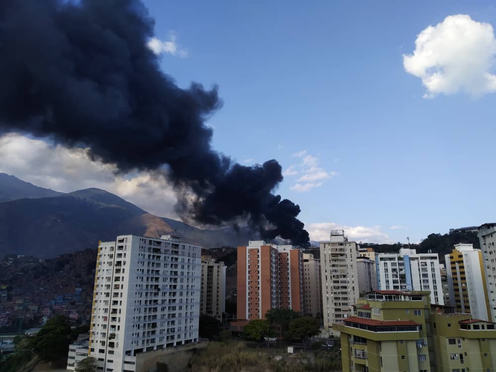 Reportan incendio en galpón del Poder Electoral venezolano 