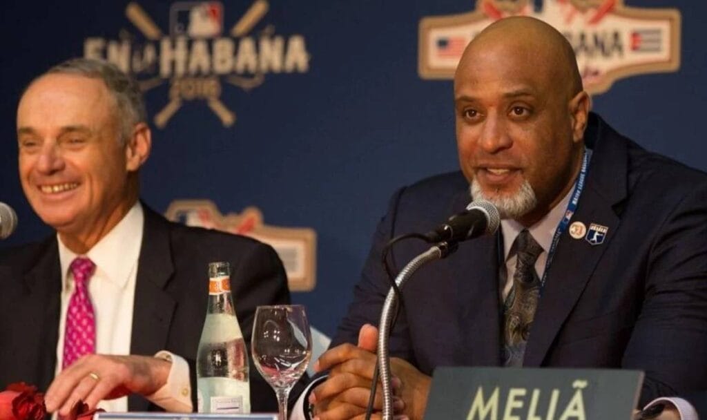 Manfred y Clark no se ponen de acuerdo